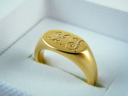טבעת חותם אובלית עם חריטה אישית