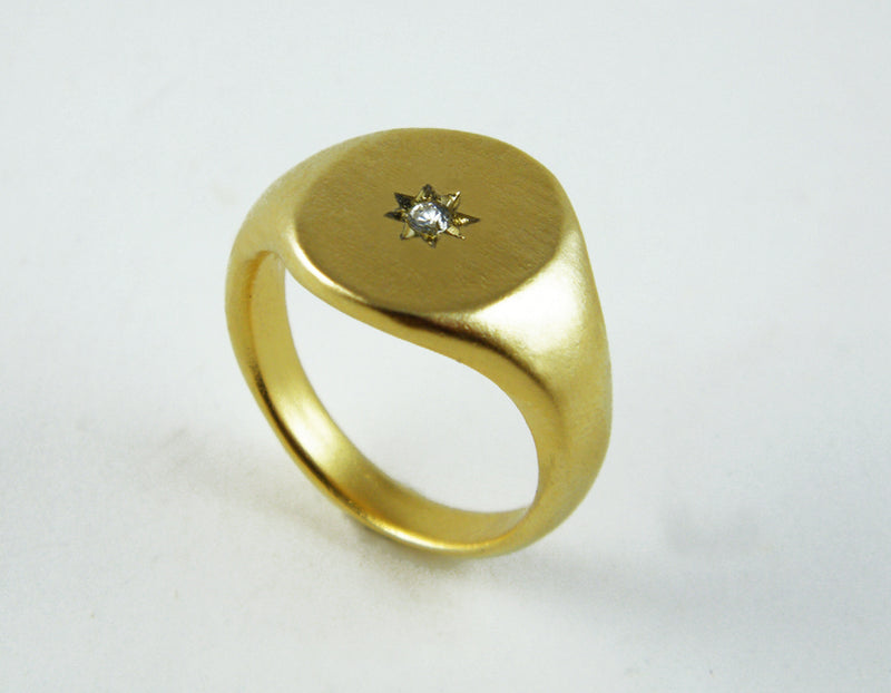 טבעת חותם עגולה בשיבוץ יהלום